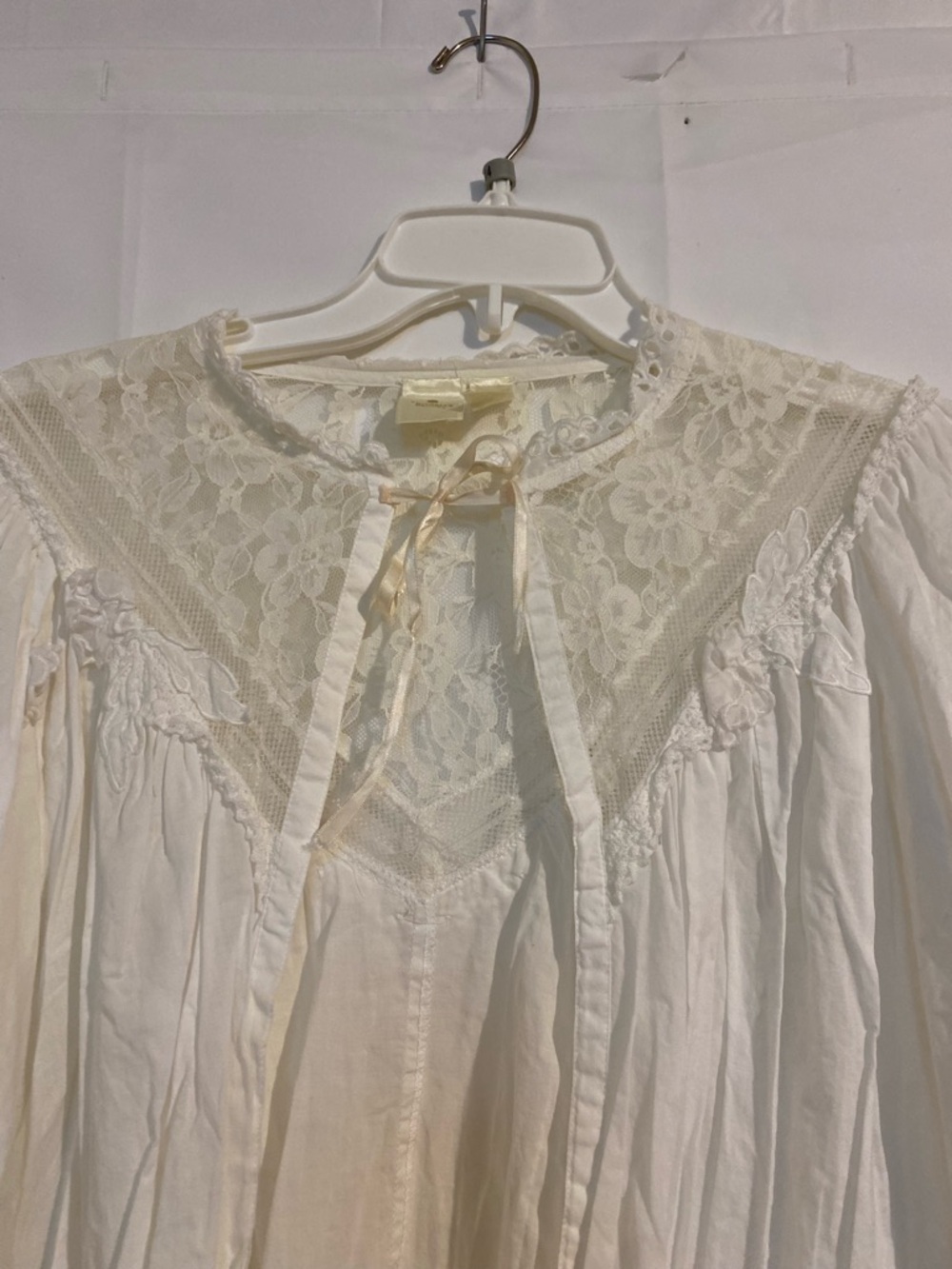 Women’s Victoria's Secret White Lace Yoke Peasant Blouse (Sleep) - Picture 3 of 8
